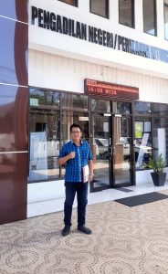 Dituding Cemari Lingkungan, Lengkong : Bobot Penulisan, Memalukan