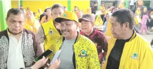 Pendukung Caleg Partai Golkar Abdulrahman Akase Penuhi Lokasi Kampanye Dialogis di Isimu Raya