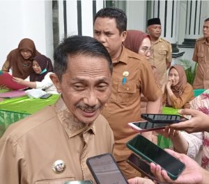 Awal Tahun, Bupati Gorontalo Nelson Pomalingo Evaluasi Kinerja Kades dan BPD