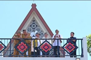 Momen AHY Dampingi Jokowi Resmikan Infrastruktur di Sulawesi Utara