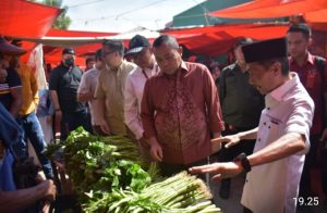 Bersama PJ Gubernur, Bupati Gorontalo Nelson Pomalingo Pantau Harga di Pasar Limboto