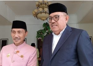 Cagub Tony Uloli Sholat Idul Fitri di Masjid Agung Baiturrahman Kabupaten Gorontalo
