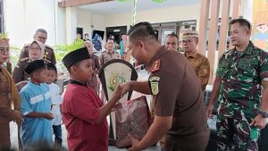 Peringati Hari Bakti Adhiyaksa ke 64, Kejari Kabgor Gelar Sunatan Masal