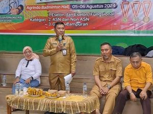Meriahkan HUT RI Ke-79, Plh. Sekda Haris Tome Buka Turnamen Badminton Perebutkan Bupati Cup