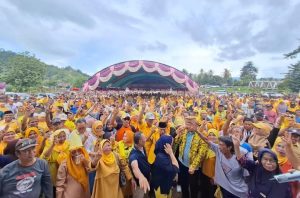 Kampanye Dialogis Rasa Monologis di Lapangan Biau, BERCAHAYA “Seng Ada Lawan”