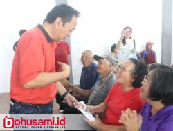 Salurkan Bansos, Pemkot Tomohon Libatkan Komunitas Lansia