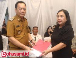 Hadiri Ibadah Penghiburan, Wali Kota Serahkan Santunan Duka Pemkot