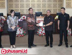 Wali Kota Caroll Sampaikan LKPJ 2024 ke DPRD