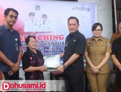 6.067 Warga Tomohon Terima Bantuan Beras Periode Juni-Juli