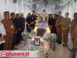 Wali Kota Caroll dan Jajaran Pemkot Tomohon Melayat ke Keluarga Pandey – Wangkar