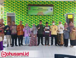 Kunker Ke Kecamatan Tomilito, Bupati Thariq Serahkan BLT Kepada Masyarakat Yang Berhak