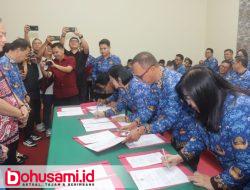 Wali Kota Caroll Pimpin Aparat Tomohon Tanda Tangan Perjanjian Kinerja