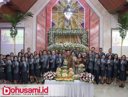Bersama Ketua TP-PKK, Wali Kota Caroll Hadiri Syukuran HUT ke-44 GMIM Kakaskaeen Maranatha