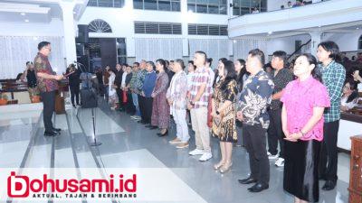 Wali Kota Caroll Lantik Pengurus LPPD Tomon