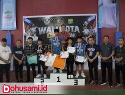Caroll Senduk Tutup Kejuaraan Bulutangkis Piala Wali Kota 2026