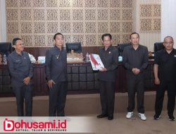 Wali Kota Caroll Sampaikan Pendapat Akhir Ranperda APBD 2015 di Paripurna DPRD